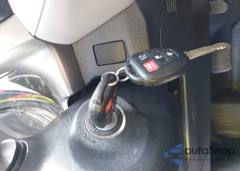 2017 Toyota Rav4 Xle from USA, damaged, VIN JTMRFREV8HJ123081